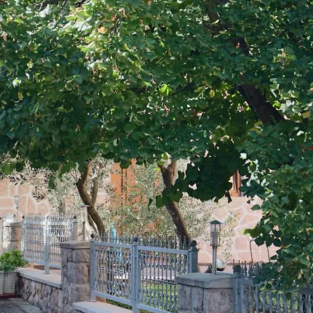 California Стариград-Пакленица