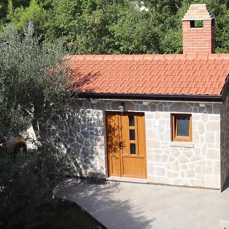 California 3* Стариград-Пакленица